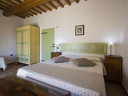 Graceful Holiday Home in Acqualagna With Swimming Pool