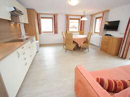 Spacious Apartment in Uderns Near Ski Area