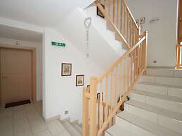 Spacious Apartment in Uderns Near Ski Area