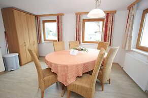 Spacious Apartment in Uderns Near Ski Area