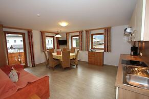 Spacious Apartment in Uderns Near Ski Area