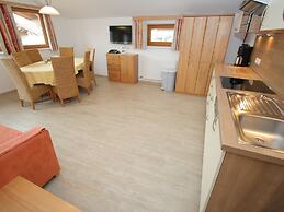 Spacious Apartment in Uderns Near Ski Area