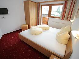 Spacious Apartment in Uderns Near Ski Area