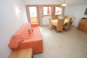 Spacious Apartment in Uderns Near Ski Area