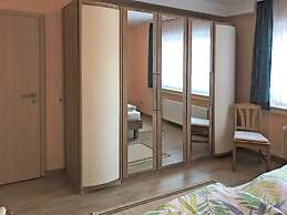 Cozy Apartment in Ellar With Garden