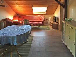 Cozy Apartment in Ellar With Garden