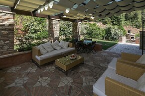 Elegant Apartment Only 1 Hour From Rome