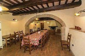Elegant Apartment Only 1 Hour From Rome