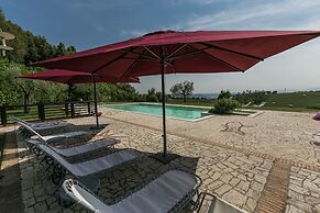 Elegant Apartment Only 1 Hour From Rome