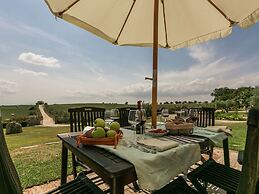 Elegant Apartment Only 1 Hour From Rome
