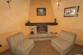 Elegant Apartment Only 1 Hour From Rome