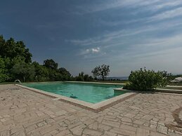 Elegant Apartment Only 1 Hour From Rome