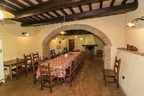 Elegant Apartment Only 1 Hour From Rome