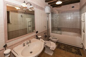 Elegant Apartment Only 1 Hour From Rome