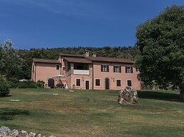 Elegant Apartment Only 1 Hour From Rome