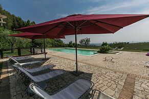 Elegant Apartment Only 1 Hour From Rome