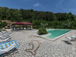 Elegant Apartment Only 1 Hour From Rome
