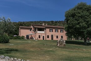 Elegant Apartment Only 1 Hour From Rome