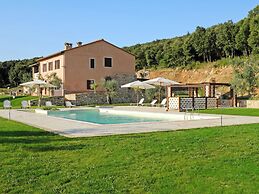 Elegant Apartment Only 1 Hour From Rome