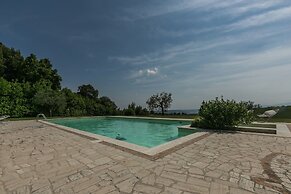 Elegant Apartment Only 1 Hour From Rome