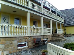 Roomy Apartment in Lichtenhain With Pond