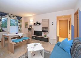 Roomy Apartment in Lichtenhain With Pond