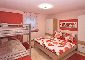 Roomy Apartment in Lichtenhain With Pond