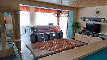 Roomy Apartment in Lichtenhain With Pond