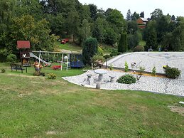 Roomy Apartment in Lichtenhain With Pond