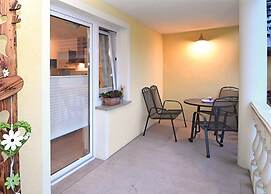 Roomy Apartment in Lichtenhain With Pond