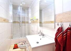 Roomy Apartment in Lichtenhain With Pond