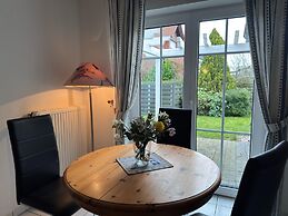 Ruhiges Ferienhaus mit Garten in Zingst
