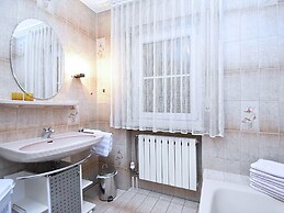 Welcoming Chalet Near Forest in Rohrnbach