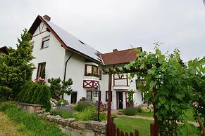 Quaint Apartment in Zeil am Main With Terrace