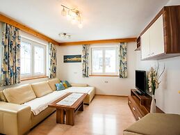 Large Holiday Apartment With Large Balcony in Kappl