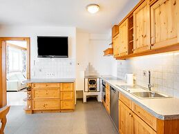 Large Holiday Apartment With Large Balcony in Kappl