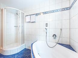 Large Holiday Apartment With Large Balcony in Kappl