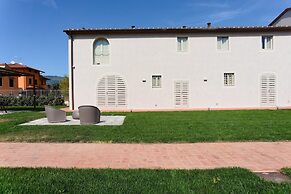 Modern Apartment in Agliana With Shared Garden
