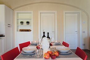 Modern Apartment in Agliana With Shared Garden