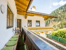 Comfortable Apartment in Mayrhofen With Garden