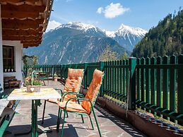 Comfortable Apartment in Mayrhofen With Garden