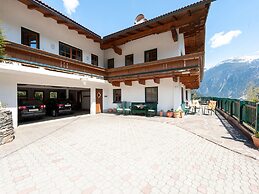 Comfortable Apartment in Mayrhofen With Garden