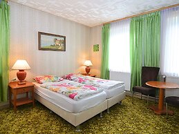 Spacious Group House in the Harz Region