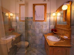 Typical Cottage in Bellamonte Italy With Bubble Bath