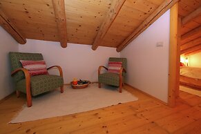 Typical Cottage in Bellamonte Italy With Bubble Bath