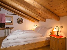 Typical Cottage in Bellamonte Italy With Bubble Bath