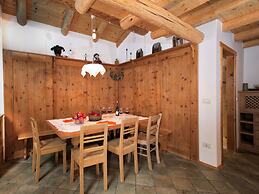 Typical Cottage in Bellamonte Italy With Bubble Bath