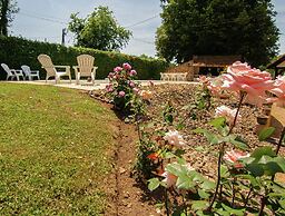 Appealing Apartment in Vezac With Swimming Pool