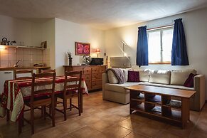 Appealing Apartment in Vezac With Swimming Pool