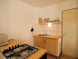 Appealing Apartment in Vezac With Swimming Pool
